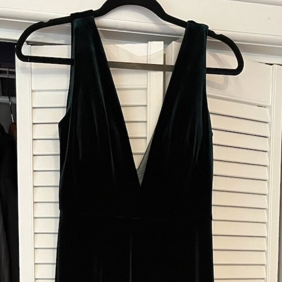 Jenny Yoo Logan Deep V Velvet Column Gown Emerald Green - Picture 5 of 7